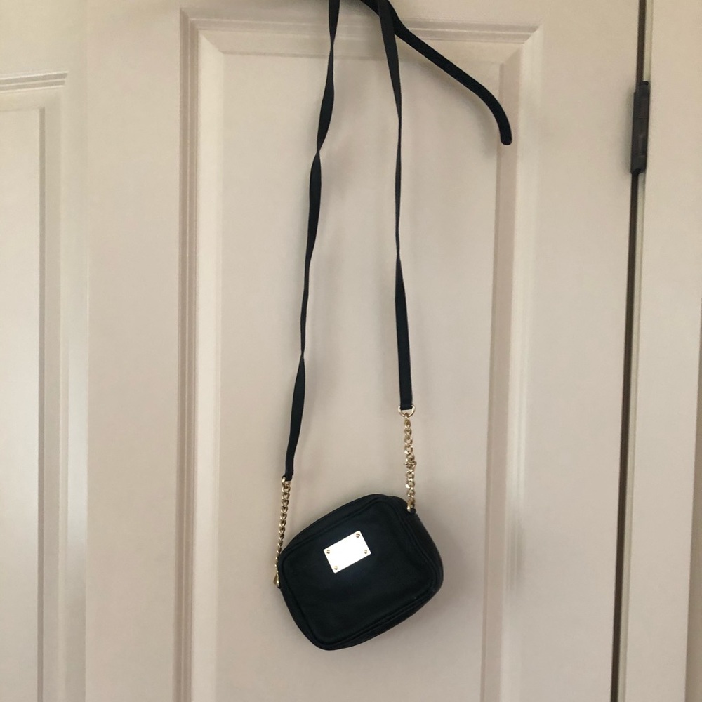 Crossbody Michael Kors purse